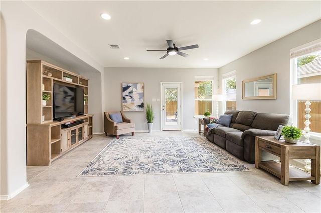 6133 MANTALCINO DR, Round Rock, TX 78665