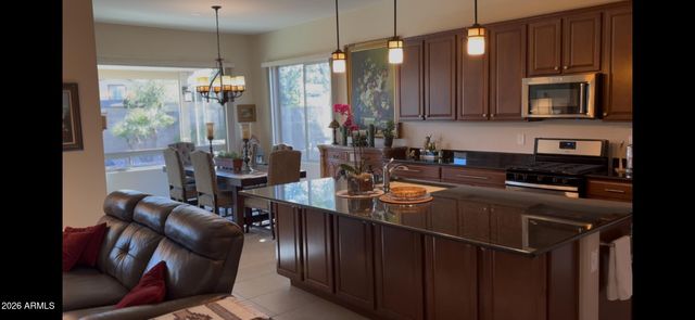 18349 W MARSHALL Lane W, Surprise, AZ 85388