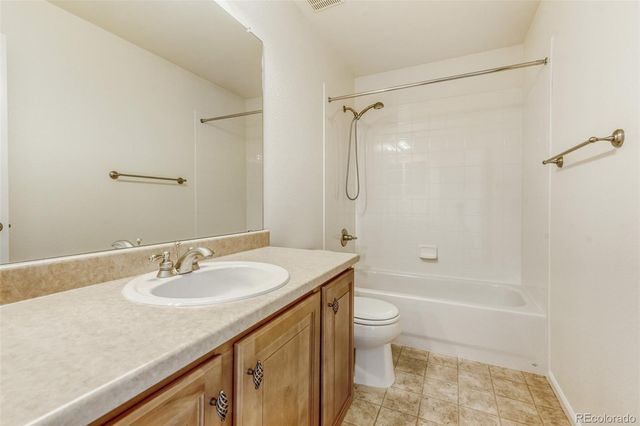 3856 Stonebrush Drive, Highlands Ranch, CO 80126