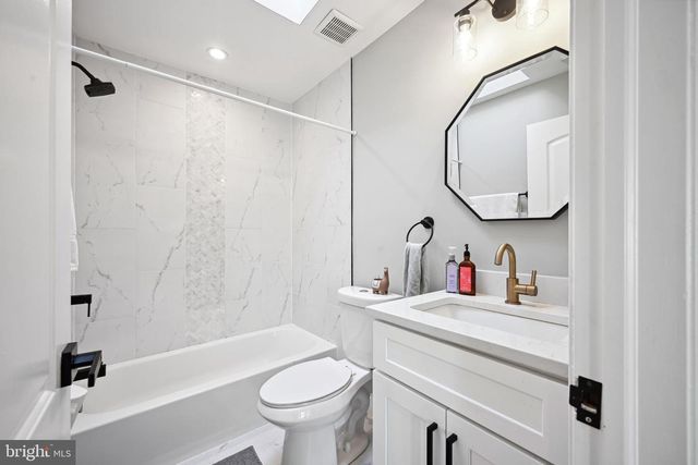 1732 L ST NE, Washington, DC 20002