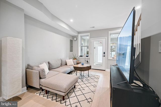 1732 L ST NE, Washington, DC 20002