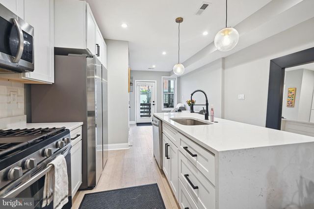 1732 L ST NE, Washington, DC 20002