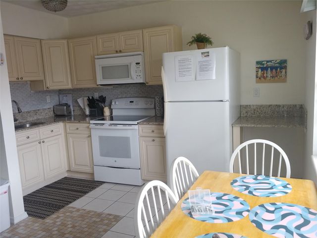 120 NE 20th Ave 3, Deerfield Beach, FL 33441