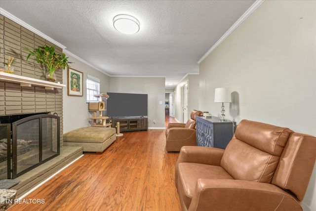 4516 Green Castle Rd, Louisville, TN 37777