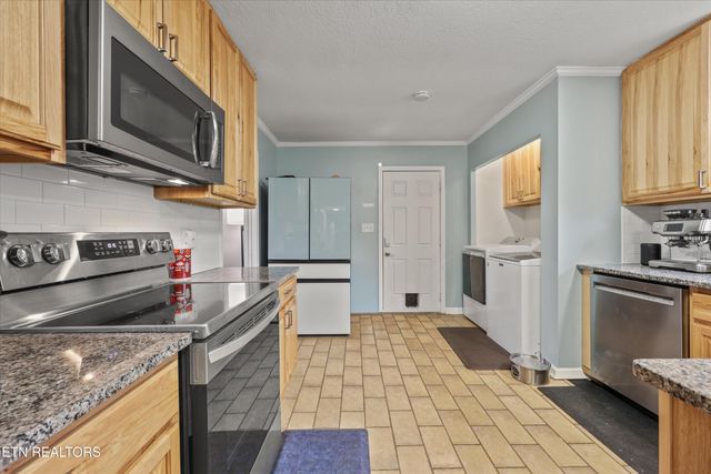 4516 Green Castle Rd, Louisville, TN 37777