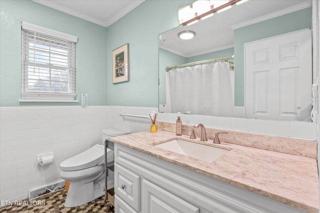 4516 Green Castle Rd, Louisville, TN 37777