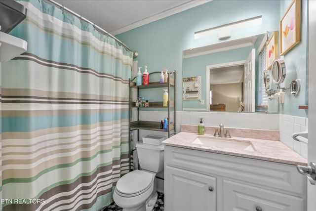 4516 Green Castle Rd, Louisville, TN 37777