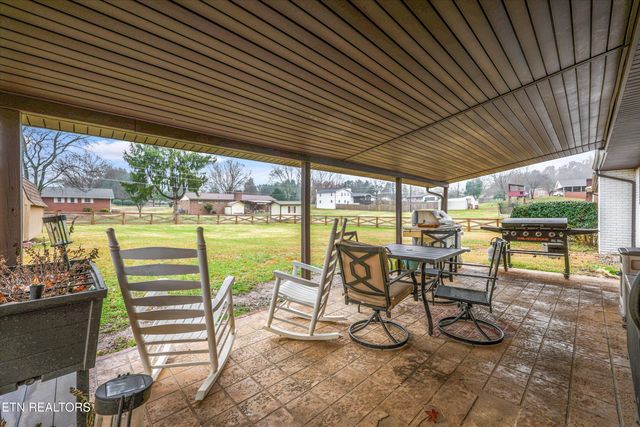 4516 Green Castle Rd, Louisville, TN 37777