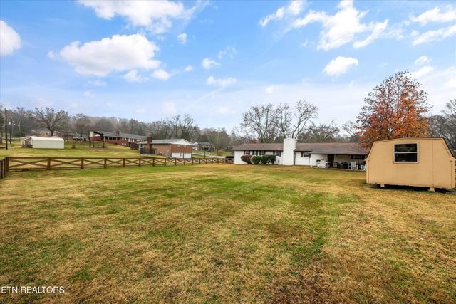 4516 Green Castle Rd, Louisville, TN 37777
