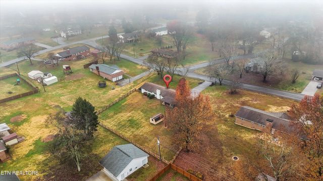 4516 Green Castle Rd, Louisville, TN 37777