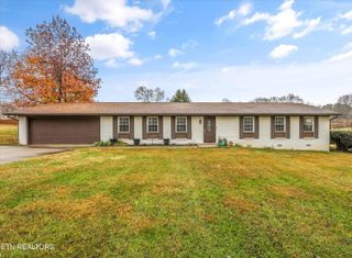 4516 Green Castle Rd, Louisville, TN 37777