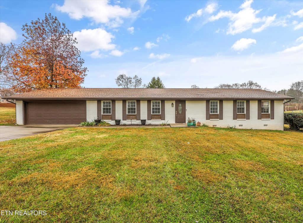 4516 Green Castle Rd, Louisville, TN 37777