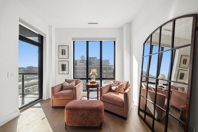 323 S Racine Avenue PHD, Chicago, IL 60607