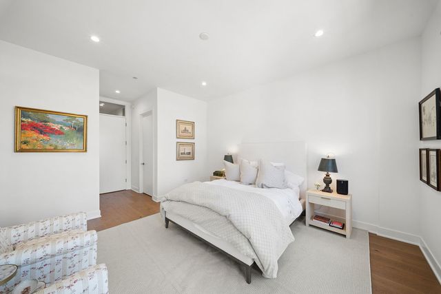 323 S Racine Avenue PHD, Chicago, IL 60607