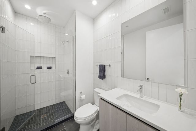 323 S Racine Avenue PHD, Chicago, IL 60607