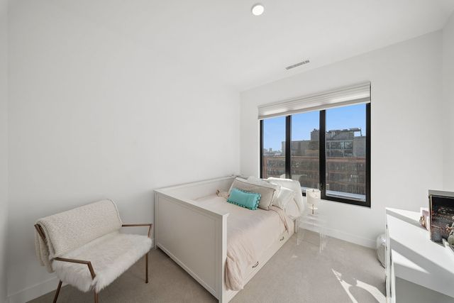 323 S Racine Avenue PHD, Chicago, IL 60607