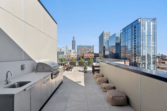 323 S Racine Avenue PHD, Chicago, IL 60607