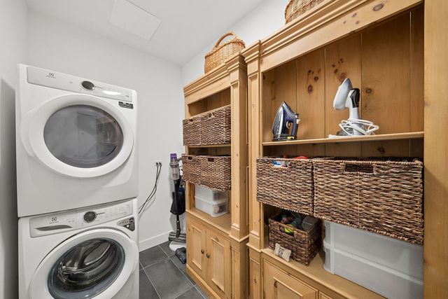 323 S Racine Avenue PHD, Chicago, IL 60607