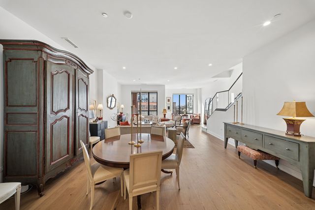 323 S Racine Avenue PHD, Chicago, IL 60607