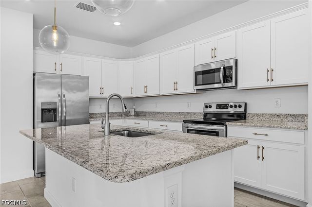 11151 Timber Creek DR E, Fort Myers, FL 33913