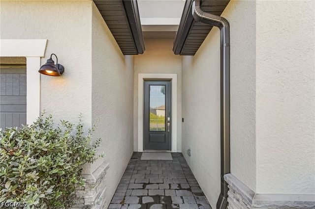 11151 Timber Creek DR E, Fort Myers, FL 33913