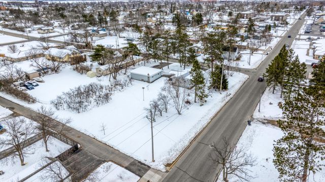 1804 Delton Avenue NW, Bemidji, MN 56601
