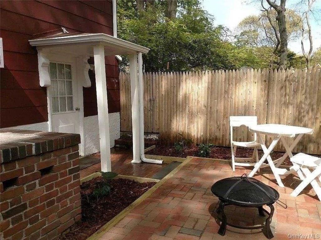 123 Joni Drive, West Sayville, NY 11796