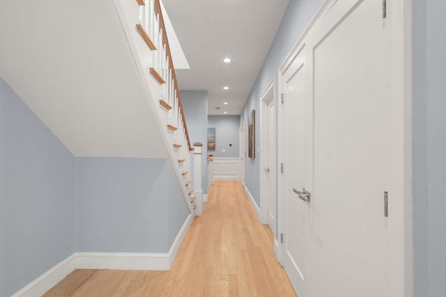 90 Columbia U90, Brookline, MA 02446