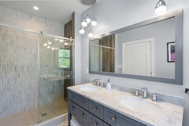 90 Columbia U90, Brookline, MA 02446