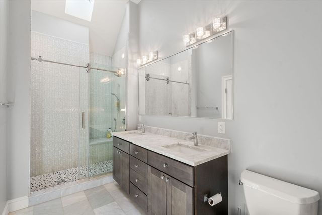 90 Columbia U90, Brookline, MA 02446