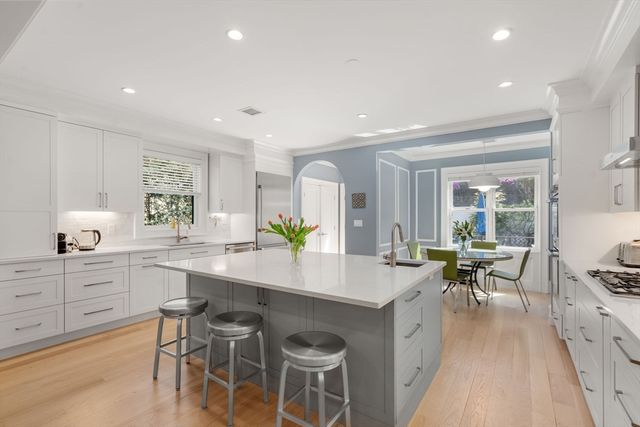 90 Columbia U90, Brookline, MA 02446