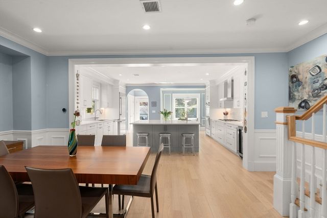 90 Columbia U90, Brookline, MA 02446