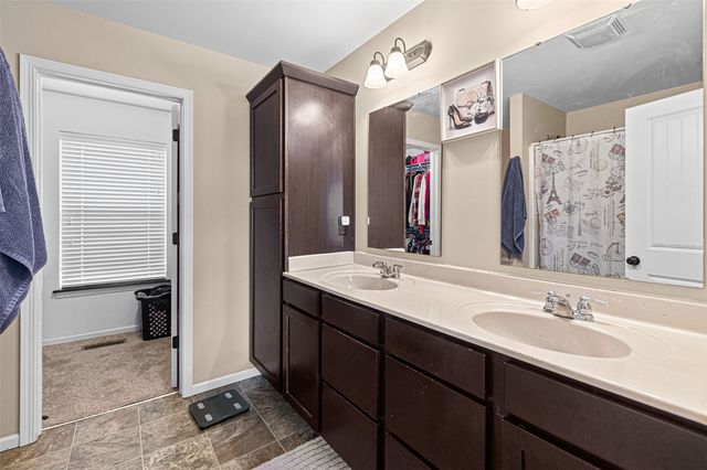 404 Cambria Drive, North Liberty, IA 52317