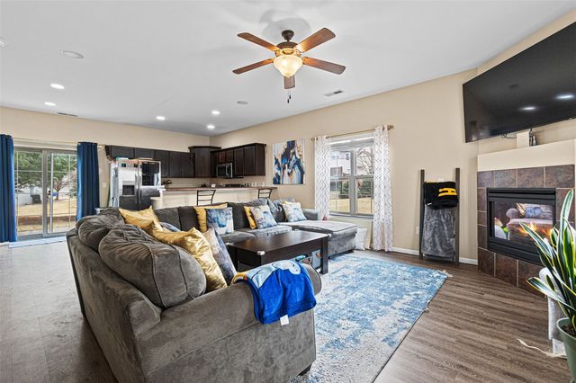 404 Cambria Drive, North Liberty, IA 52317