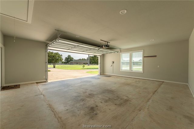 4119 Golden Eagle Drive, Bryan, TX 77808