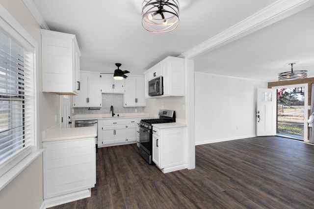 8424 OLD MEMPHIS RD, Brighton, TN 38011