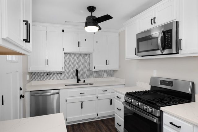 8424 OLD MEMPHIS RD, Brighton, TN 38011