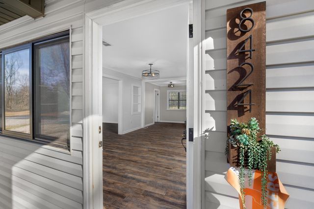 8424 OLD MEMPHIS RD, Brighton, TN 38011