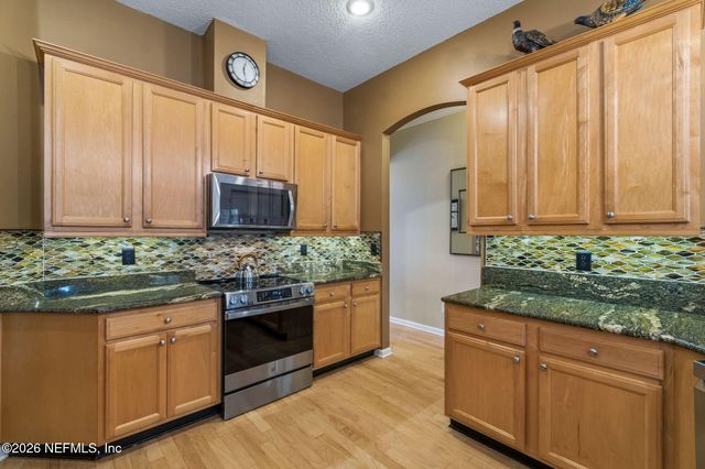 1753 RISING OAKS Drive, Jacksonville, FL 32223