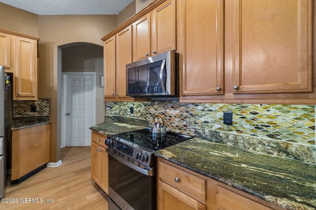 1753 RISING OAKS Drive, Jacksonville, FL 32223