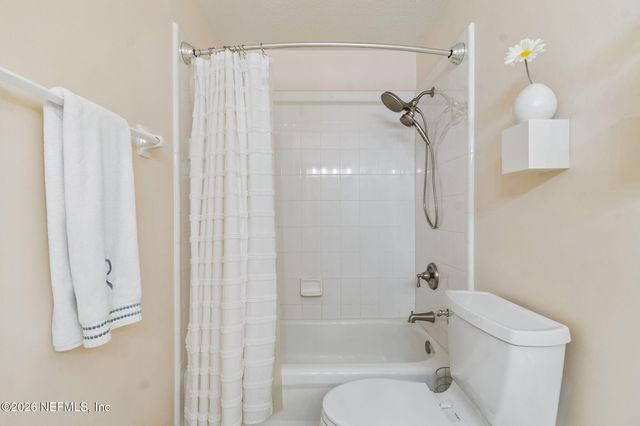 1753 RISING OAKS Drive, Jacksonville, FL 32223