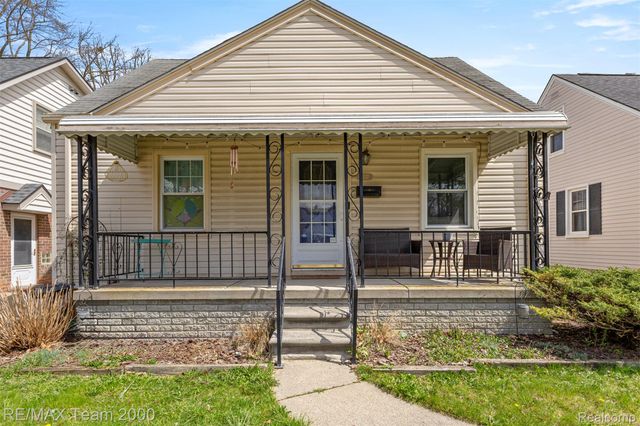 3337 Edgewood Street, Dearborn, MI 48124