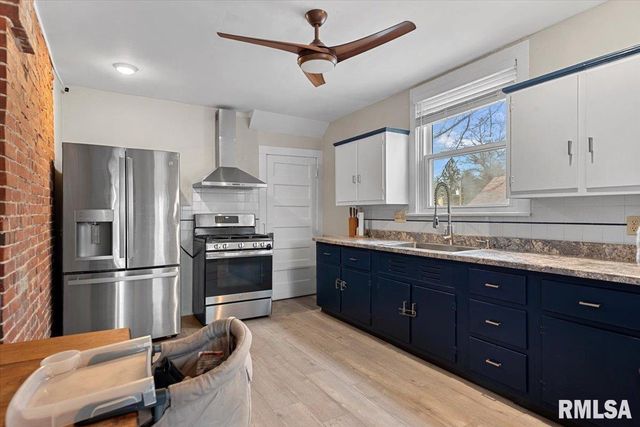 1540 N 3RD Street, Springfield, IL 62702