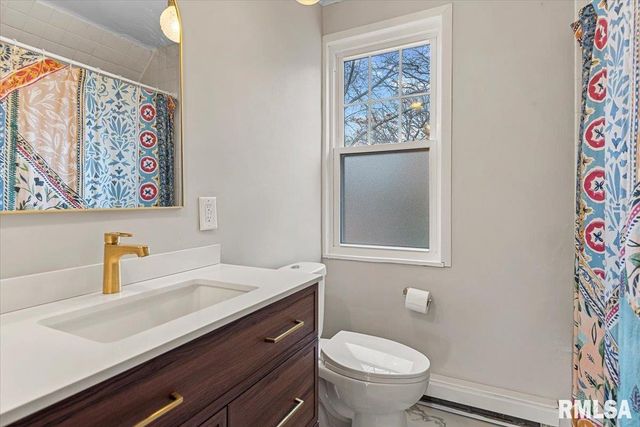 1540 N 3RD Street, Springfield, IL 62702