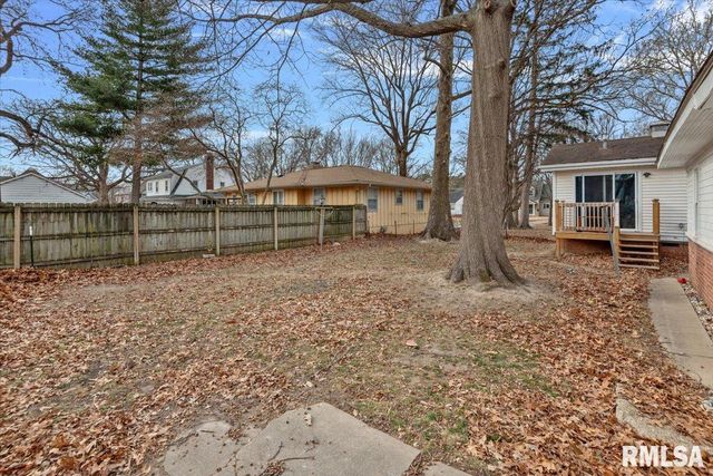 1540 N 3RD Street, Springfield, IL 62702