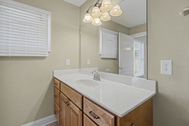 2325 River Terrace Dr, Murfreesboro, TN 37129