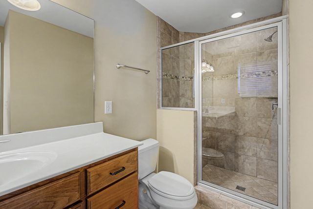 2325 River Terrace Dr, Murfreesboro, TN 37129