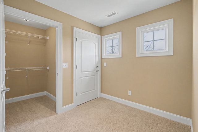 2325 River Terrace Dr, Murfreesboro, TN 37129