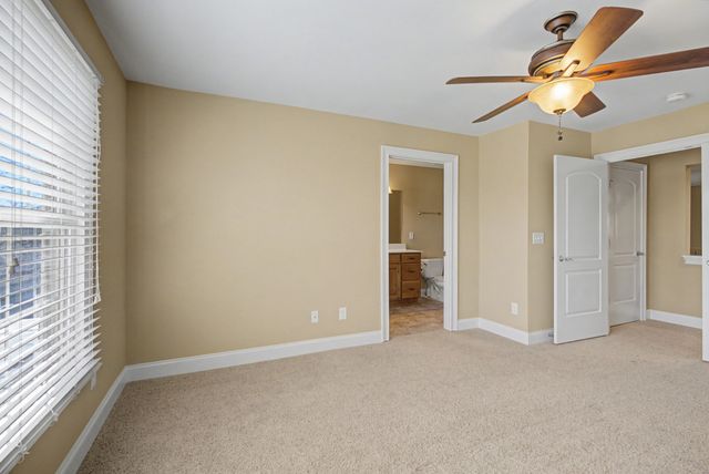 2325 River Terrace Dr, Murfreesboro, TN 37129