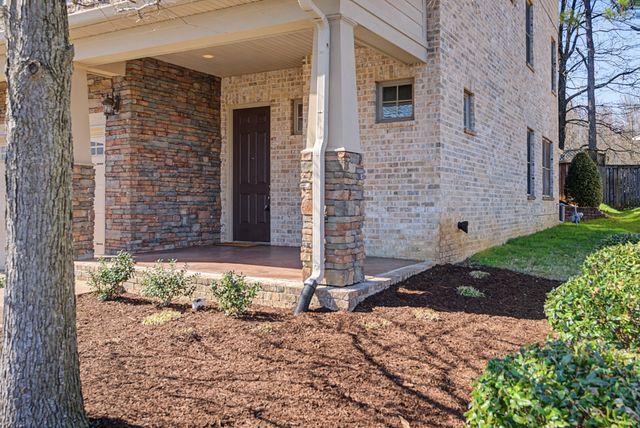 2325 River Terrace Dr, Murfreesboro, TN 37129